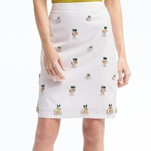 Banana Republic Size 6 pencil skirt white beaded embellished pineapple